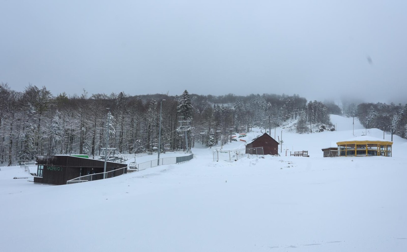 Snijeg zabijelio Platak Snijeg zabijelio Platak