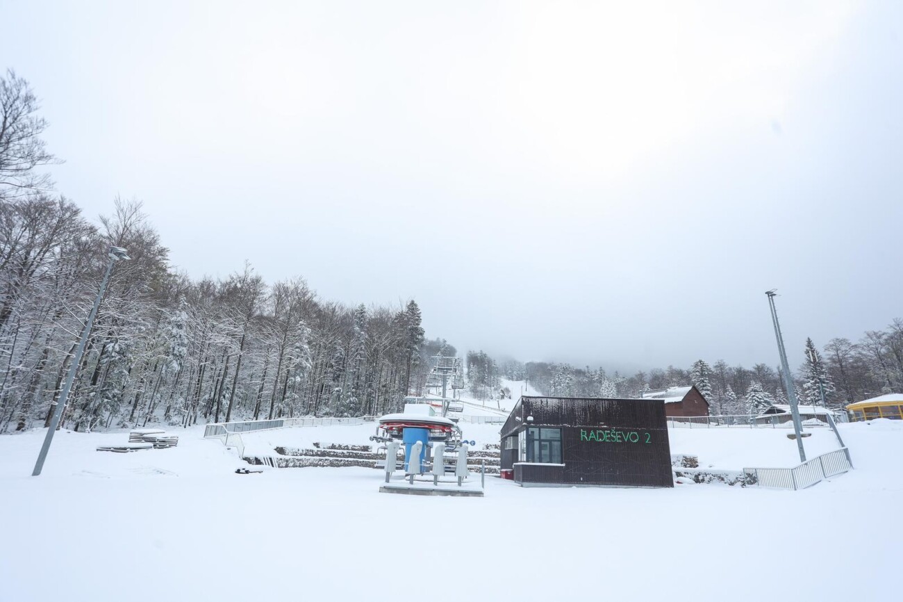 Snijeg zabijelio Platak Snijeg zabijelio Platak