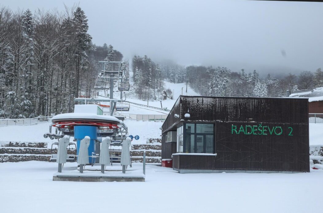 Snijeg zabijelio Platak Snijeg zabijelio Platak