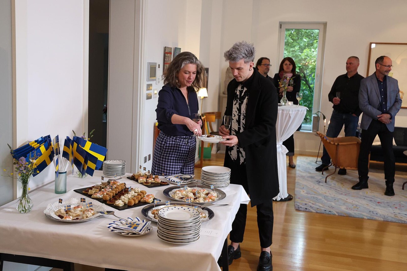 Zagreb: Anna Boda, veleposlanica Kraljevine Švedske, organizirala je mali događaj za ispraćaj Baby Lasagne u Švedsku Zagreb: Anna Boda, veleposlanica Kraljevine Švedske, organizirala je mali događaj za ispraćaj Baby Lasagne u Švedsku