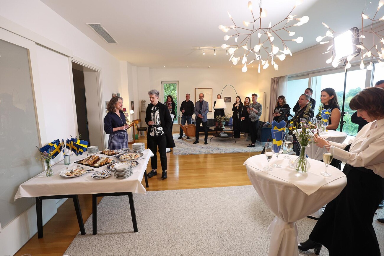 Zagreb: Anna Boda, veleposlanica Kraljevine Švedske, organizirala je mali događaj za ispraćaj Baby Lasagne u Švedsku Zagreb: Anna Boda, veleposlanica Kraljevine Švedske, organizirala je mali događaj za ispraćaj Baby Lasagne u Švedsku