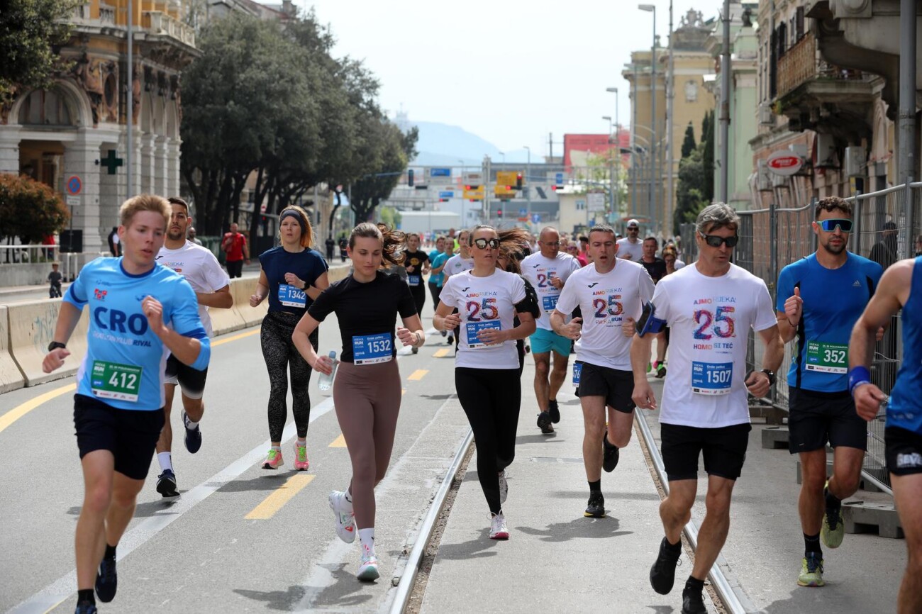 Rijeka: Uli?na utrka Homo si te? Rijeka: Uli?na utrka Homo si te?