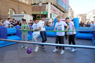 Rijeka: Nogometai Rijeke drue se s navija?ima na Korzu