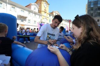 Rijeka: Nogometaši Rijeke druže se s navijačima na Korzu