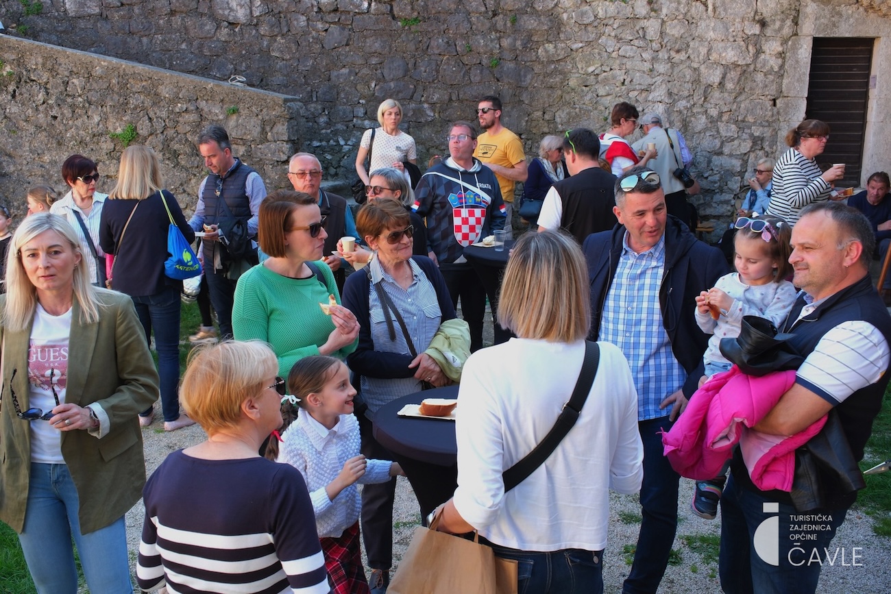 frankopanski uskrs u kasteli grobnik cavle (8) frankopanski uskrs u kasteli grobnik cavle (8)