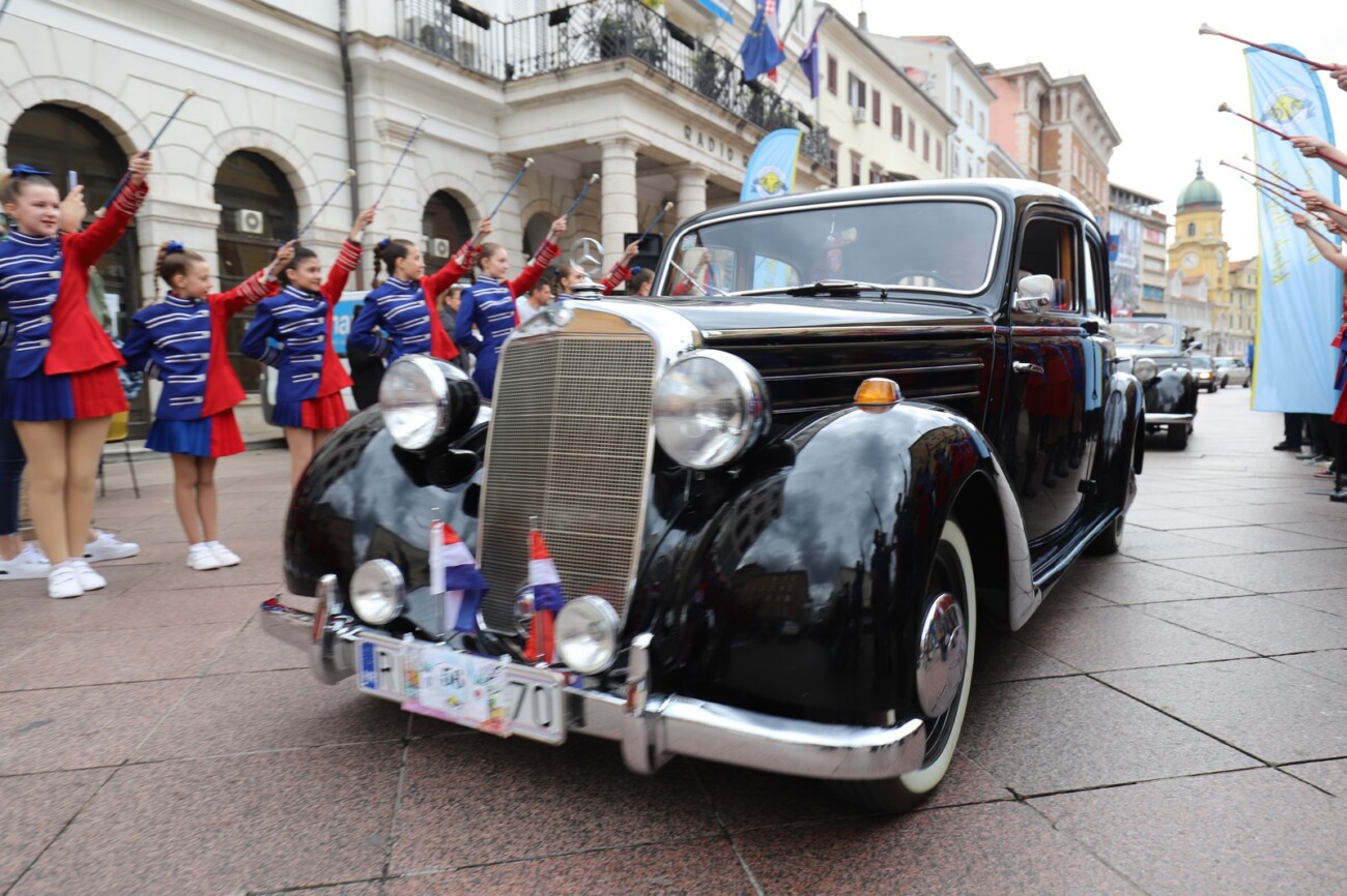 28.-međunarodni-susret-povijesnih-automobila-1 28.-međunarodni-susret-povijesnih-automobila-1