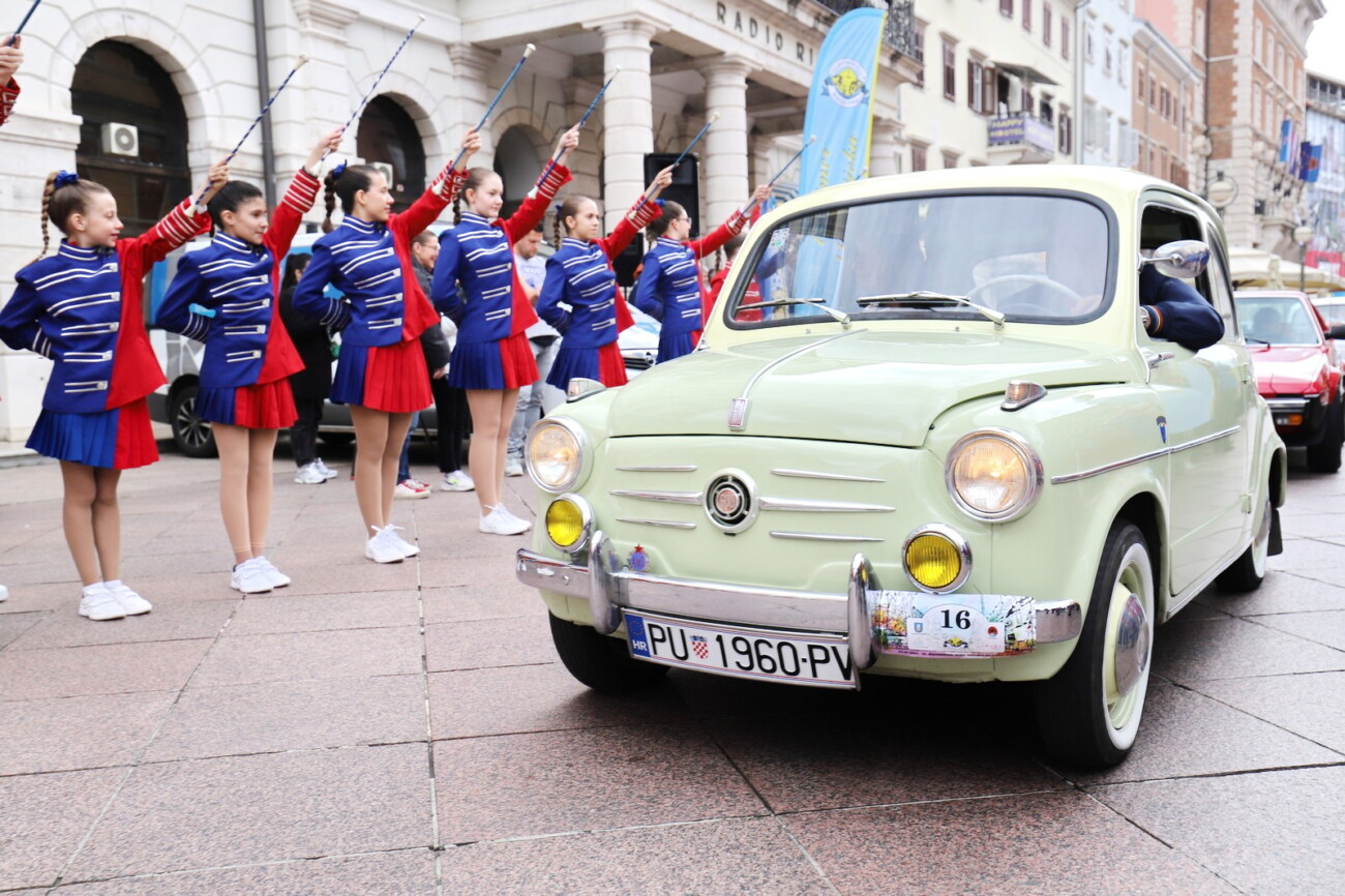 28.-međunarodni-susret-povijesnih-automobila-14 28.-međunarodni-susret-povijesnih-automobila-14