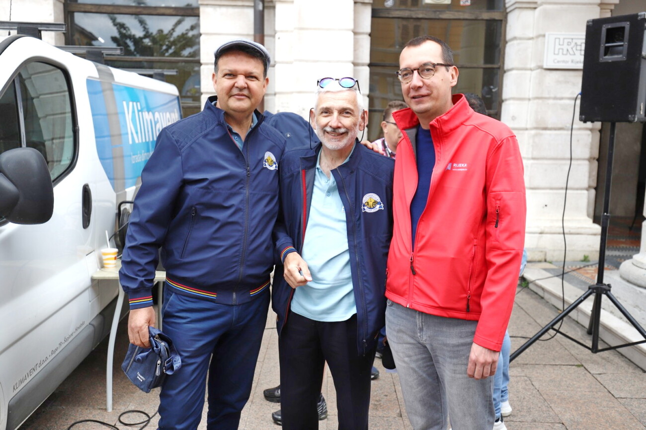 28.-međunarodni-susret-povijesnih-automobila-7 28.-međunarodni-susret-povijesnih-automobila-7