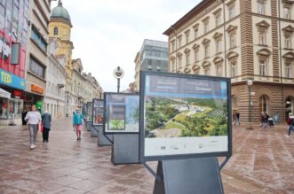 Izložba-na-postamentima-povodom-obilježavanja-Tjedna-upoznavanja-groblja-Europež-1