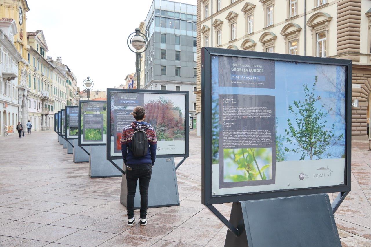Izložba-na-postamentima-povodom-obilježavanja-Tjedna-upoznavanja-groblja-Europež-7 Izložba-na-postamentima-povodom-obilježavanja-Tjedna-upoznavanja-groblja-Europež-7