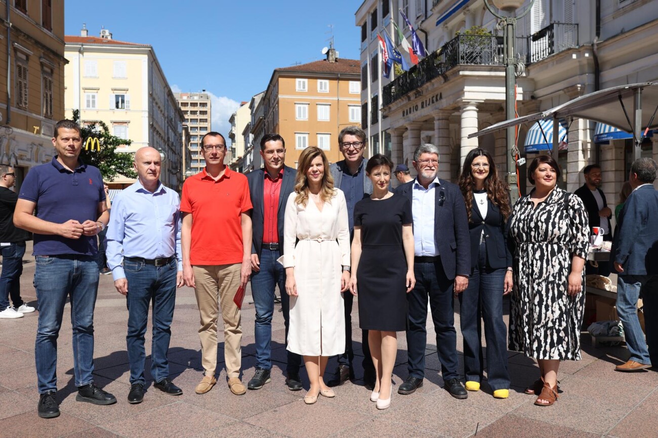 Rijeka: Kandidatkinje i kandidati SDP-a predvođeni Biljanom Borzan družili se s građanima na Korzu Rijeka: Kandidatkinje i kandidati SDP-a predvođeni Biljanom Borzan družili se s građanima na Korzu