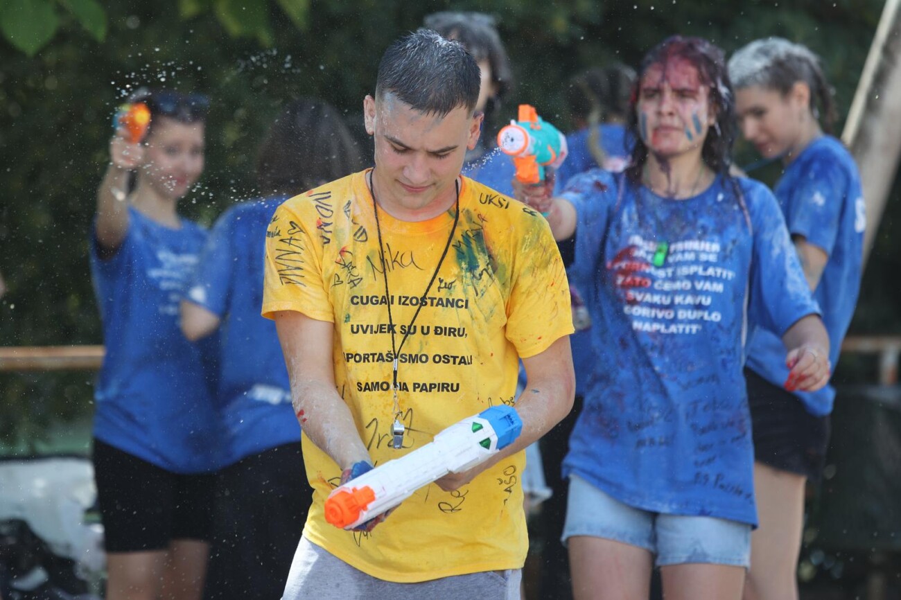 Rijeka: Maturanti u gradu slave kraj školovanja