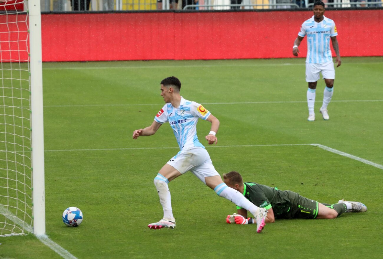 Rijeka i Slaven Belupo sastali se u 36. kolu SuperSport HNL-a Rijeka i Slaven Belupo sastali se u 36. kolu SuperSport HNL-a