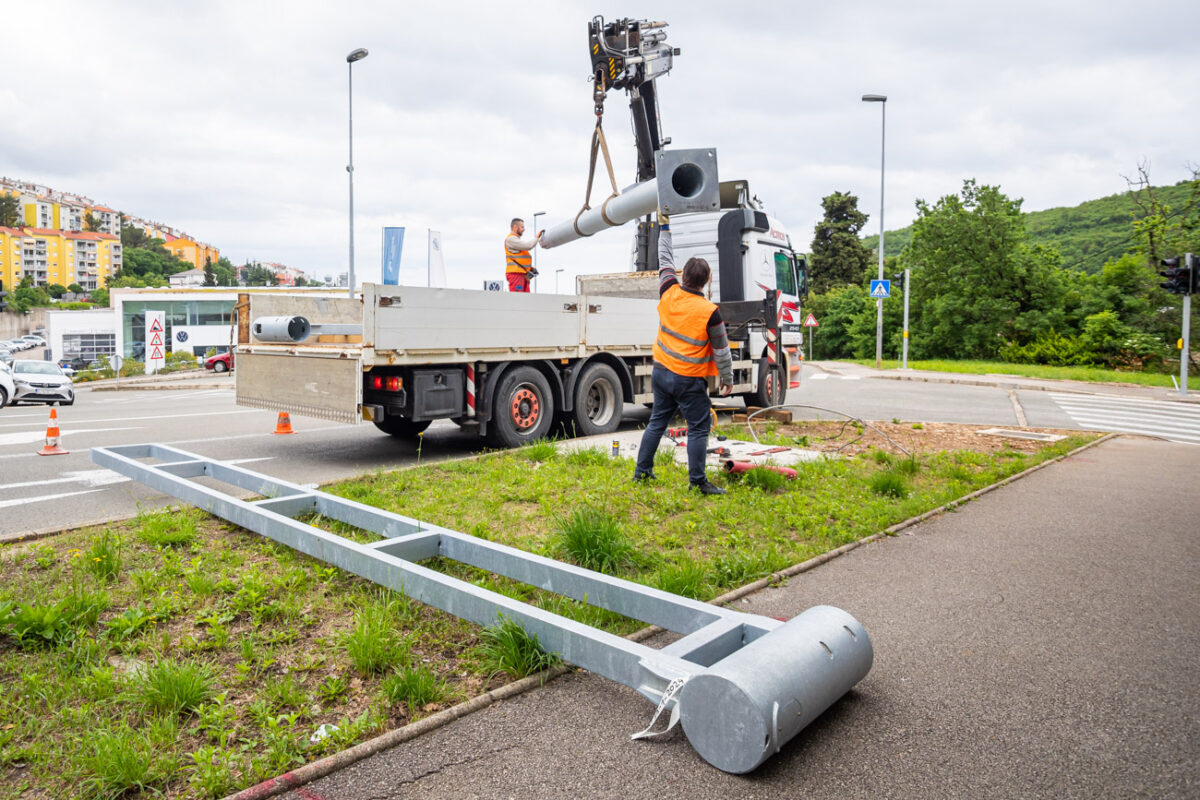 Postavljanje semafora Škurinjska cesta-3