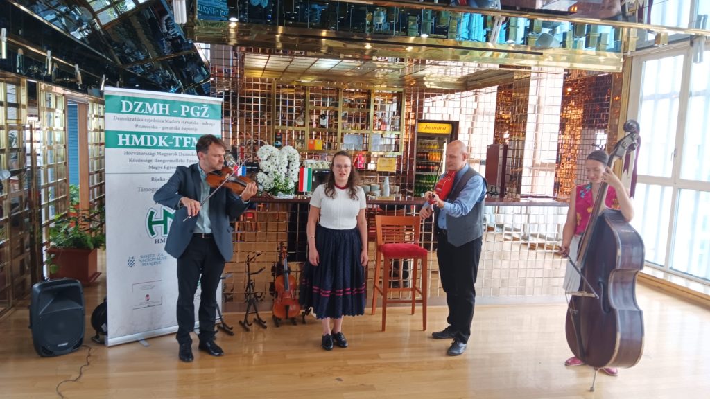 1000011887-1024×576 1000011887-1024×576