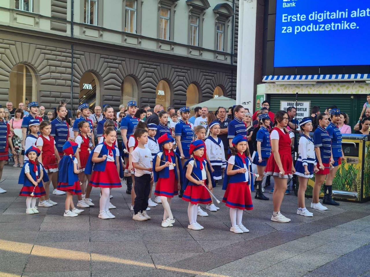 Kapijada-i-nastup-Prvih-riječkih-mažoretkinja-povodom-Dana-sv.-Vida-3