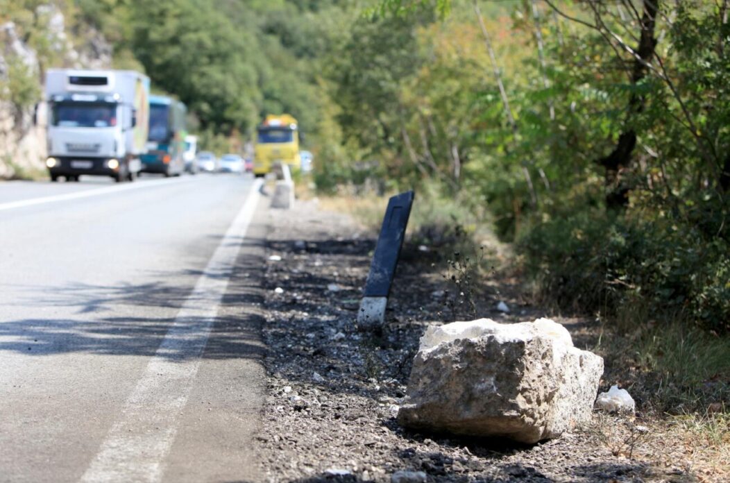 Bakar: Izgubio nadzor nad vozilom i izletio s ceste u provaliju