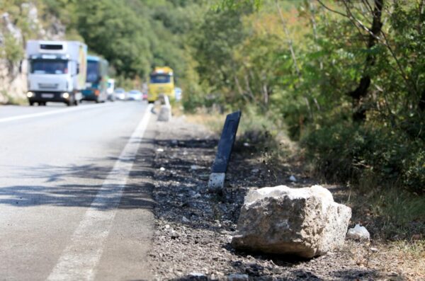 Bakar: Izgubio nadzor nad vozilom i izletio s ceste u provaliju