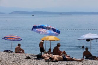 Rijeka: Građani se na razne načine štite od topline