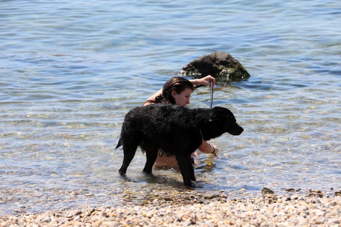 Rijeka: Građani se na razne načine štite od topline