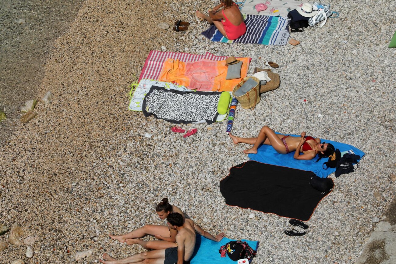 Rijeka: Kupači na gradskoj plaži Sablićevo Rijeka: Kupači na gradskoj plaži Sablićevo