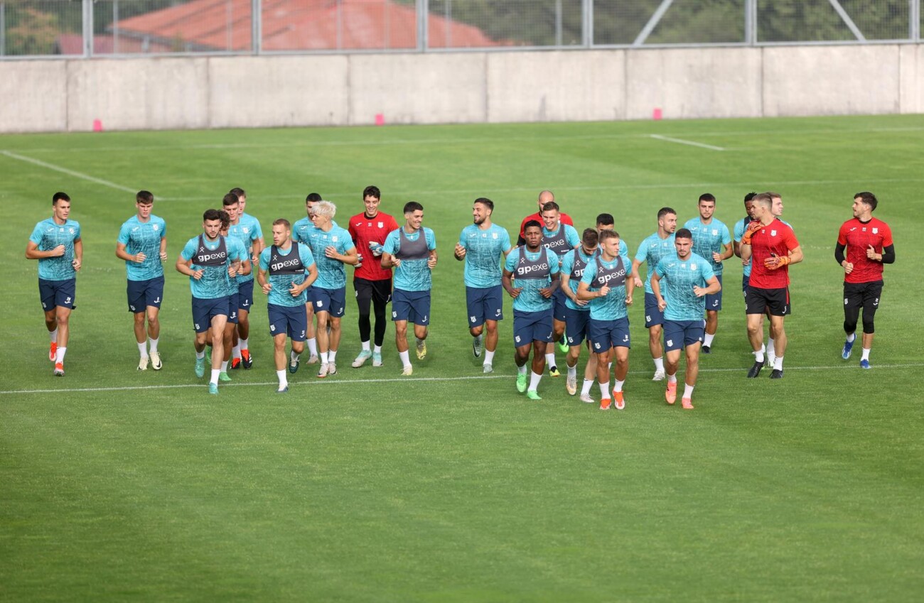 Nogometaši Rijeke počeli s pripremama za slijedeću sezonu Nogometaši Rijeke počeli s pripremama za slijedeću sezonu