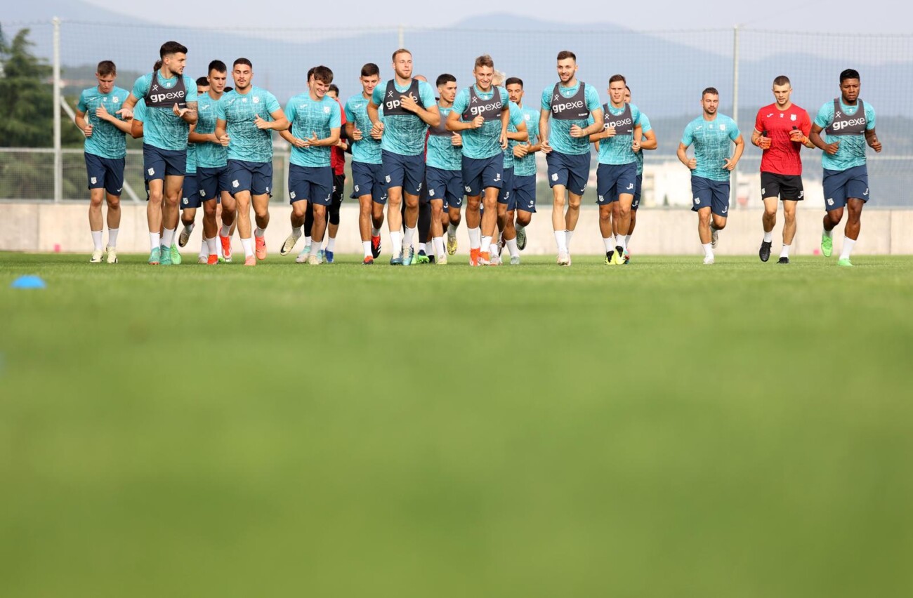 Nogometaši Rijeke počeli s pripremama za slijedeću sezonu Nogometaši Rijeke počeli s pripremama za slijedeću sezonu