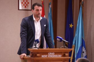 Novi Vinodolski: Potpisivanje ugorovora o dodjeli bespovratnih sredstava za projekt rekonstrukcije lukobrana