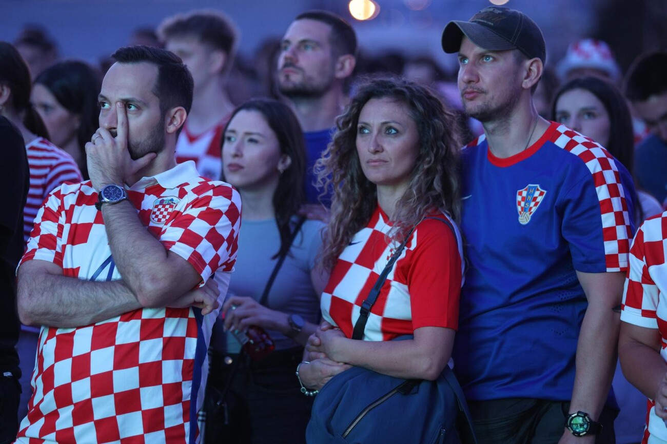 Rijeka: Navijači prate nogometnu utakmicu između Hrvatske i Italije Rijeka: Navijači prate nogometnu utakmicu između Hrvatske i Italije