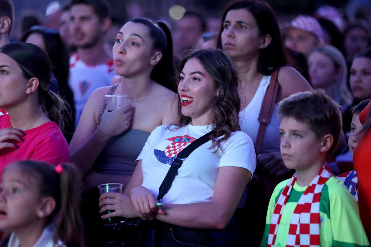 Rijeka: Navijači prate nogometnu utakmicu između Hrvatske i Italije Rijeka: Navijači prate nogometnu utakmicu između Hrvatske i Italije