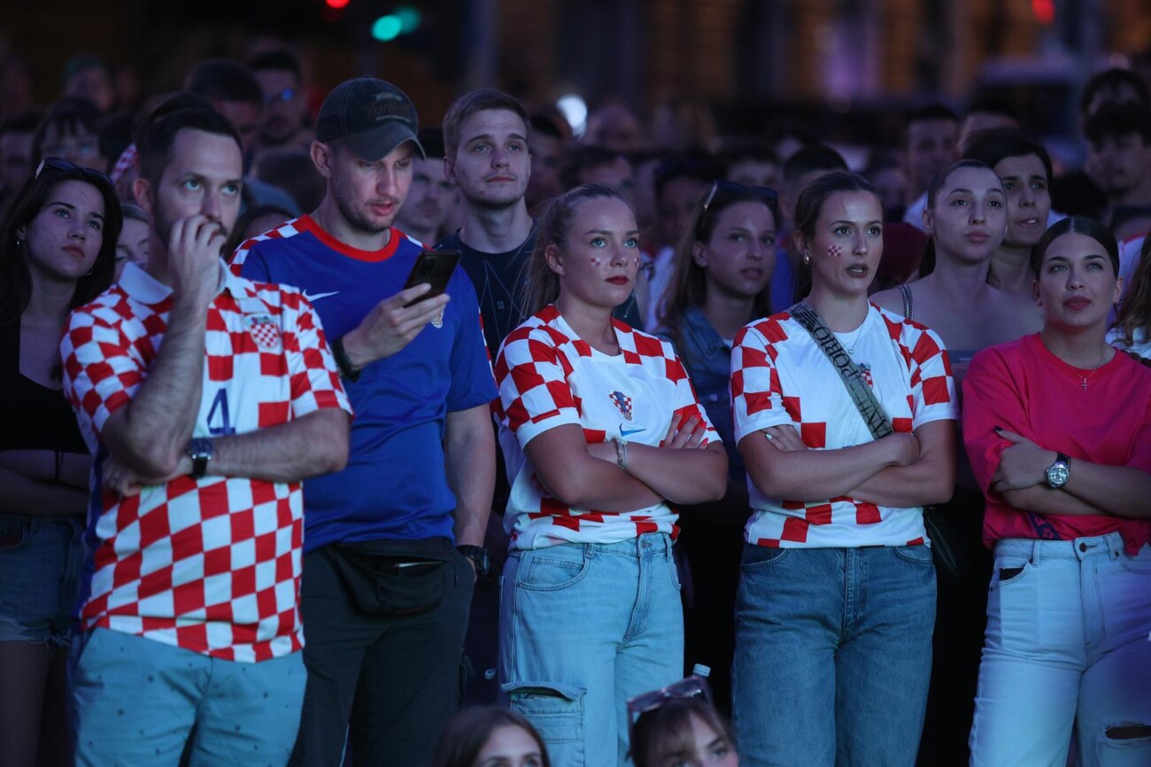 Rijeka: Navijači prate nogometnu utakmicu između Hrvatske i Italije Rijeka: Navijači prate nogometnu utakmicu između Hrvatske i Italije