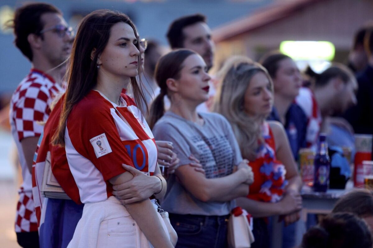 Rijeka: Navijači prate nogometnu utakmicu između Hrvatske i Italije