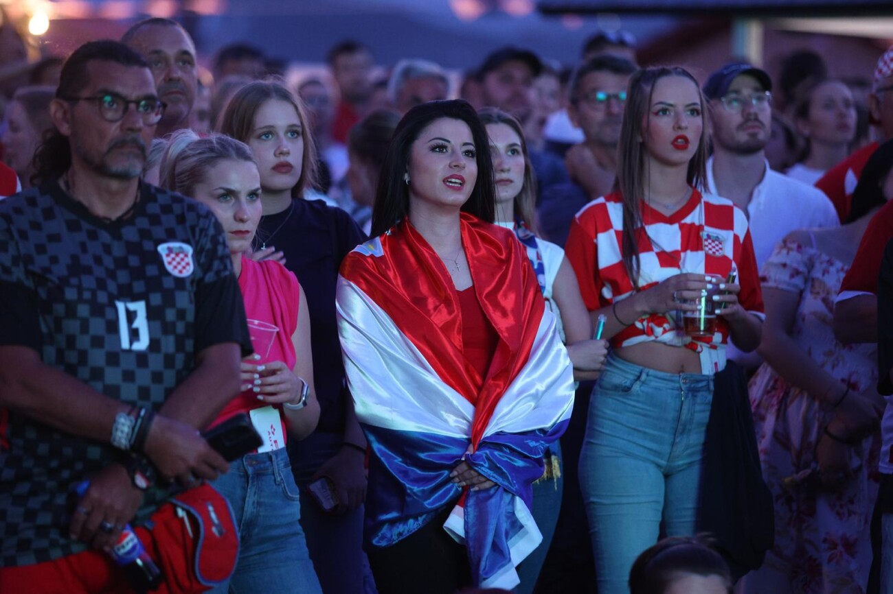 Rijeka: Navijači prate nogometnu utakmicu između Hrvatske i Italije Rijeka: Navijači prate nogometnu utakmicu između Hrvatske i Italije