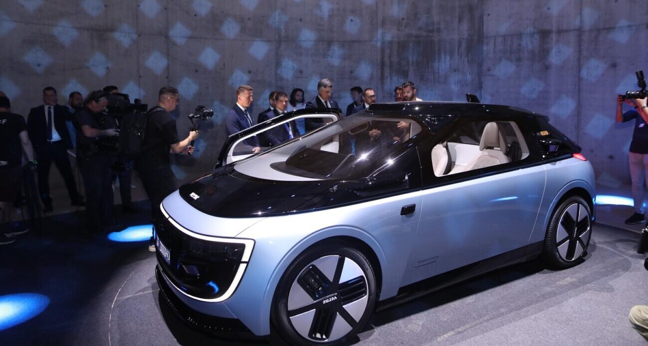 Zagreb: Ovako izgleda “Verne”, autonomno taksi vozilo iz Rimčeve tvornice Zagreb: Ovako izgleda “Verne”, autonomno taksi vozilo iz Rimčeve tvornice