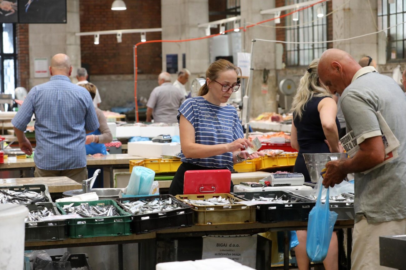 Rijeka: Bogata ponuda ribe na rije?koj ribarnici