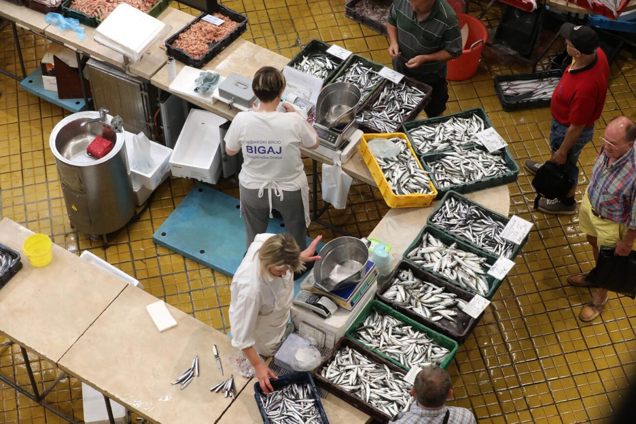 Rijeka: Bogata ponuda ribe na rije?koj ribarnici