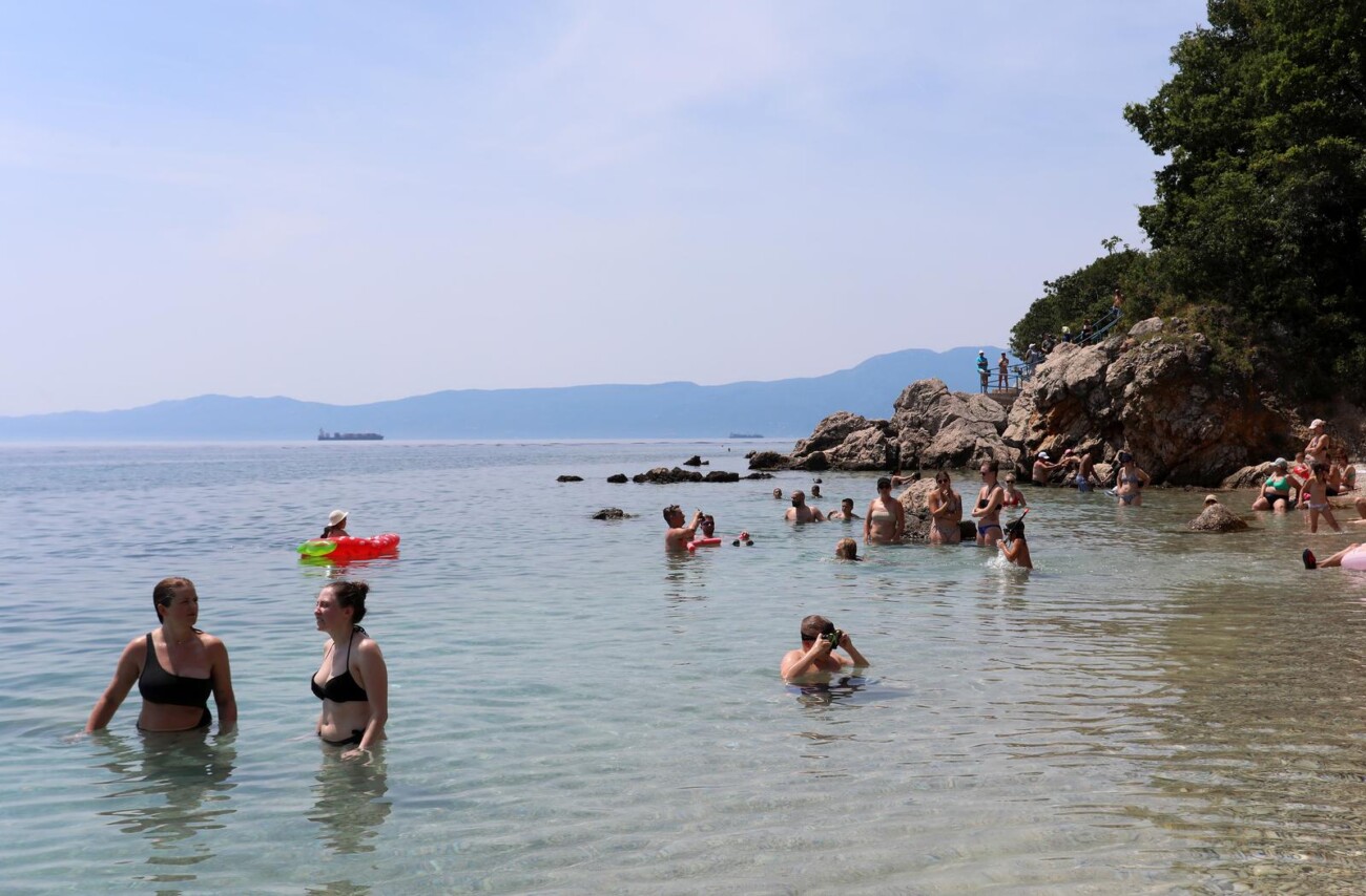 Kostrena: Plaa Nova voda puna kupa?a Kostrena: Plaa Nova voda puna kupa?a