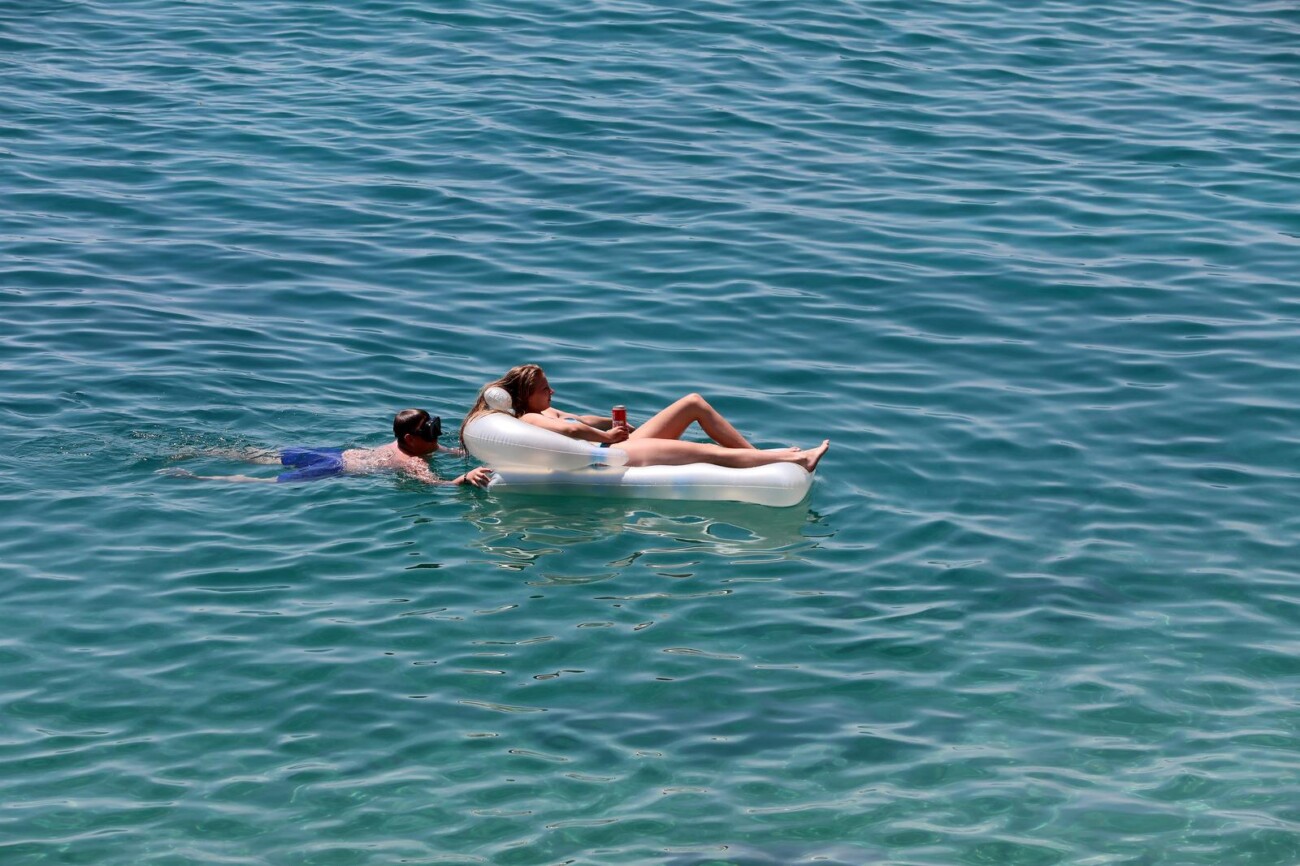 Kostrena: Plaža Nova voda puna kupača Kostrena: Plaža Nova voda puna kupača