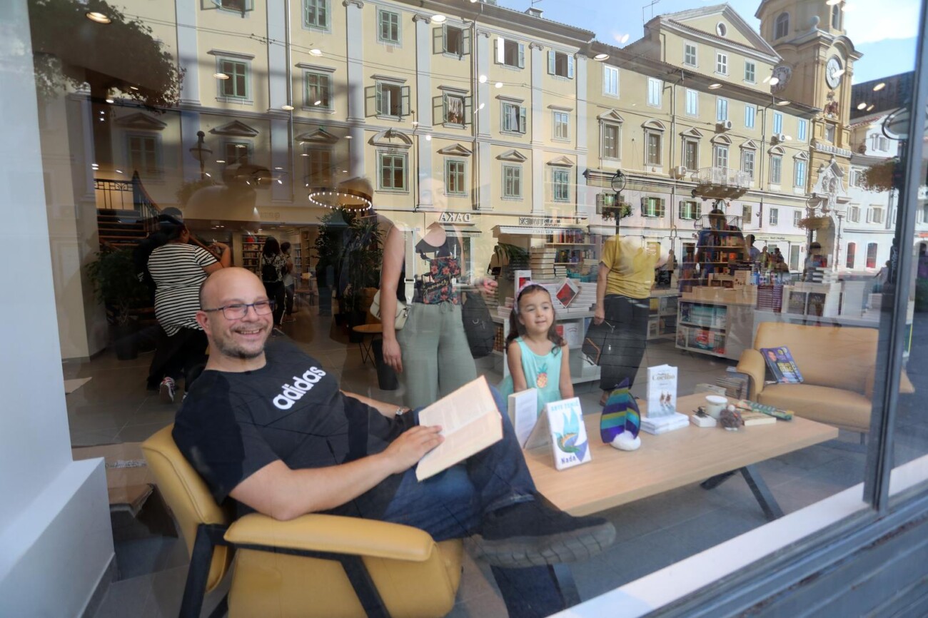 Rijeka: Uređuje se nova VBZ-ova knjižara na Korzu