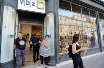 Rijeka: Uređuje se nova VBZ-ova knjižara na Korzu