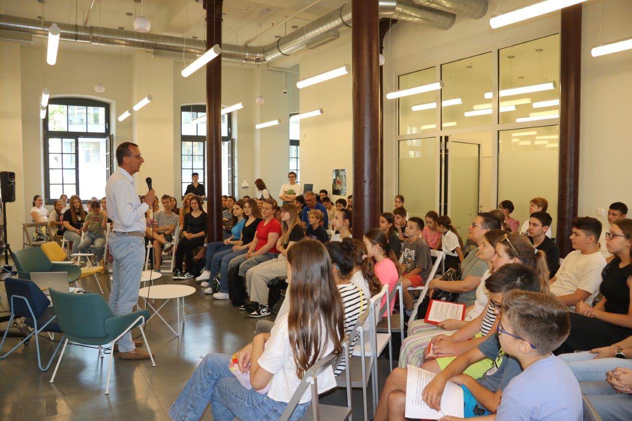 Predstavljanje-aktivnosti-programa-Moja-Rijeka-i-Građanski-odgoj-i-obrazovanje-2 Predstavljanje-aktivnosti-programa-Moja-Rijeka-i-Građanski-odgoj-i-obrazovanje-2