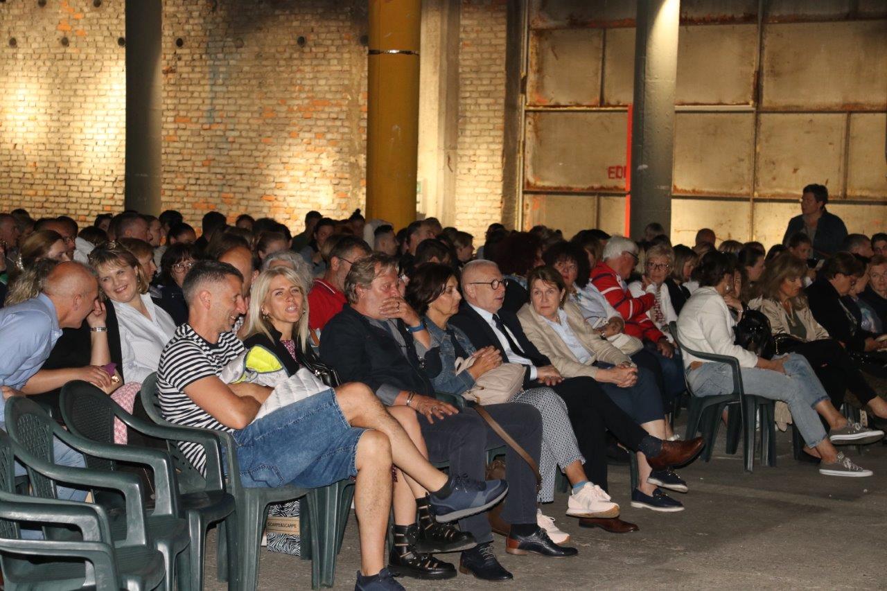 Stand-up-nastup-Ivana-Šarića-4