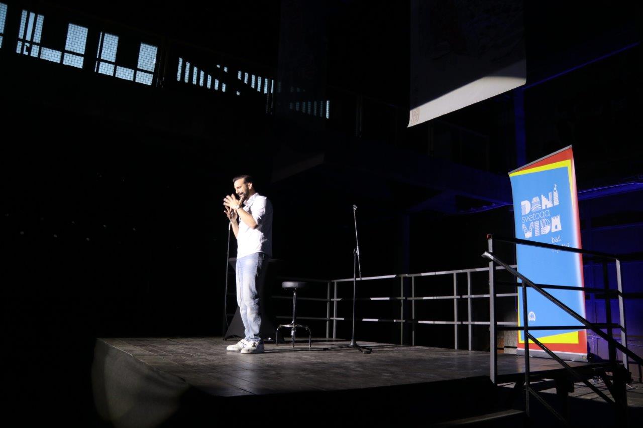 Stand-up-nastup-Ivana-Šarića-5