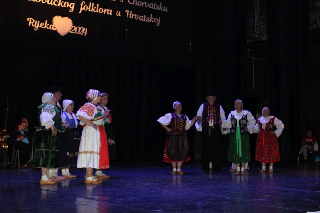 matica slovacka folklor (1) matica slovacka folklor (1)