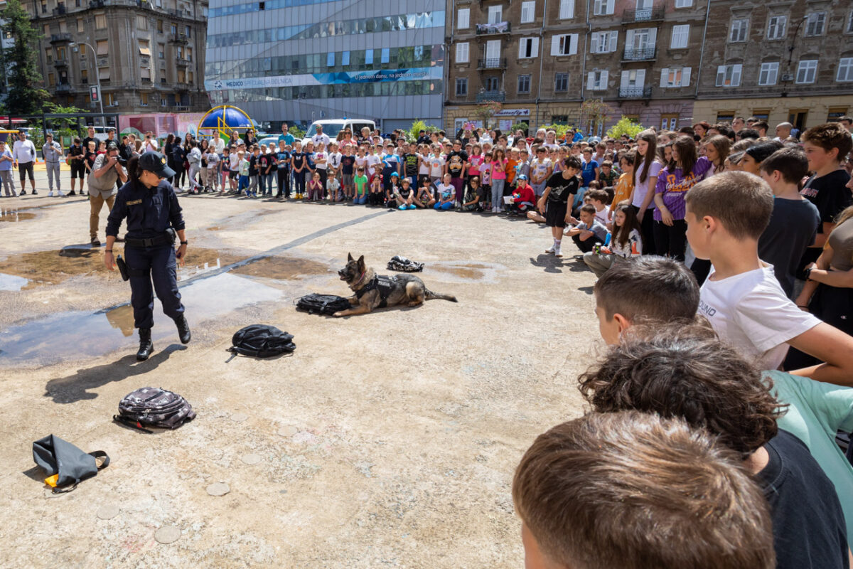 postani -Policajac-policajka-- Dan otvorenih vrata-3