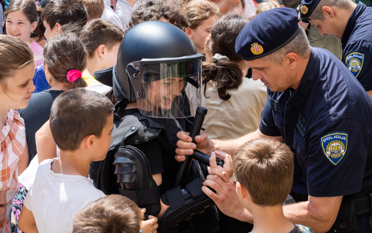 postani -Policajac-policajka-- Dan otvorenih vrata policija-31