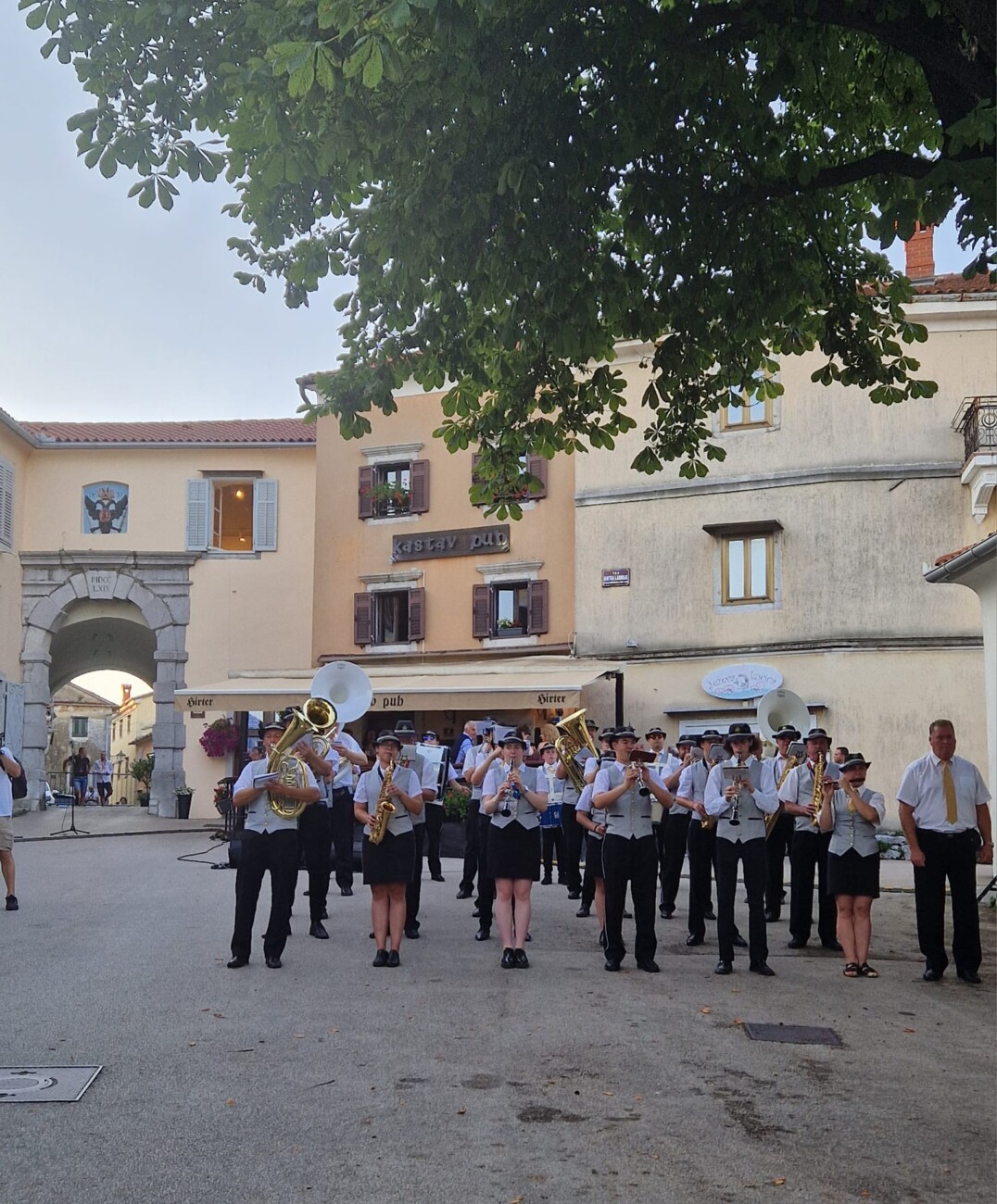 441691917_1064862288512501_5168863417967780415_n 441691917_1064862288512501_5168863417967780415_n