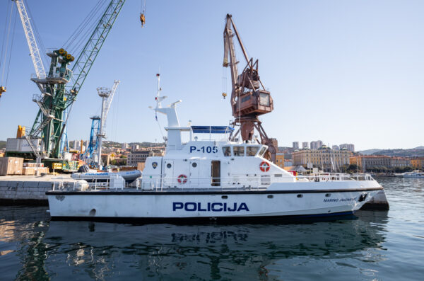 Ilustrativna luka pomorska policija-39