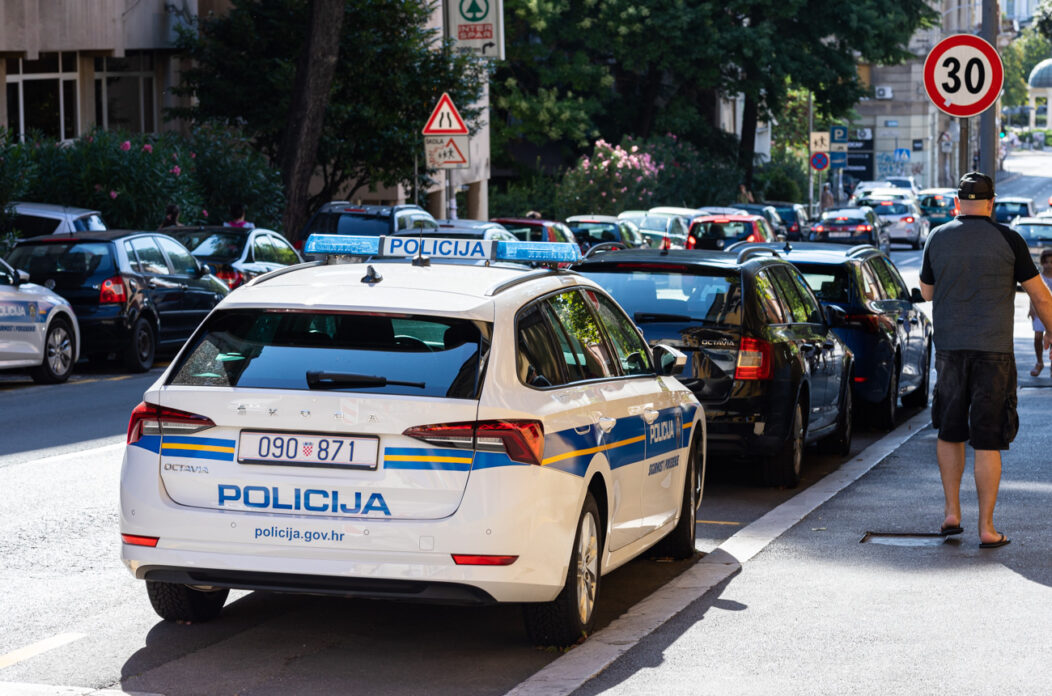 Ilustrativna policija-158 Ilustrativna policija-158