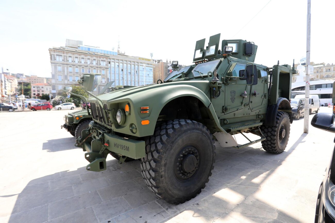 Rijeka: Pripadnici MORH-a na Gatu Karoline rije?ke Rijeka: Pripadnici MORH-a na Gatu Karoline rije?ke